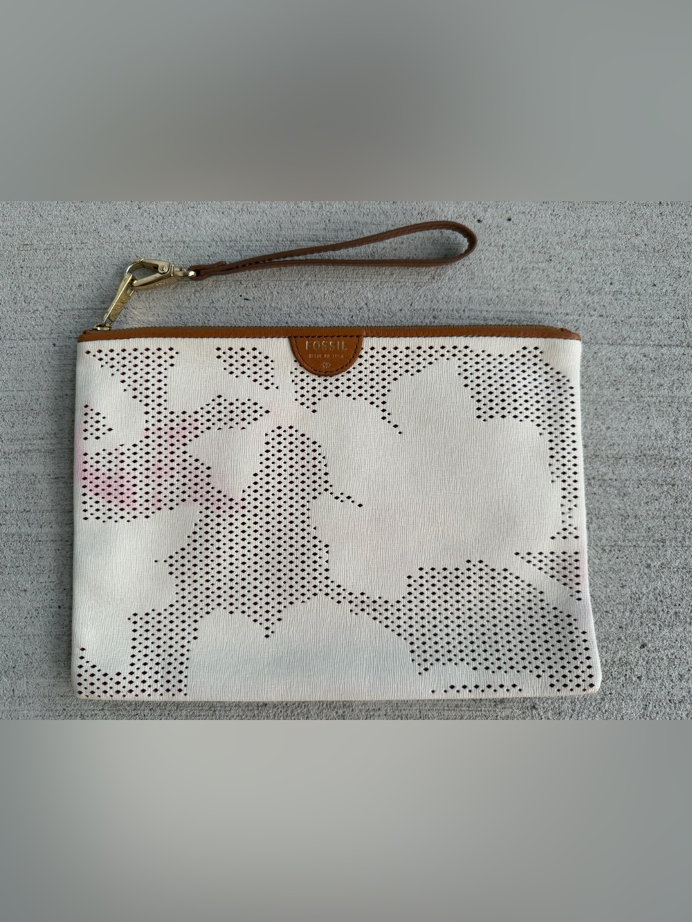 Fossil White Floral Perforated Wristlet Clutch Bag Pink Lining Zip Pouch